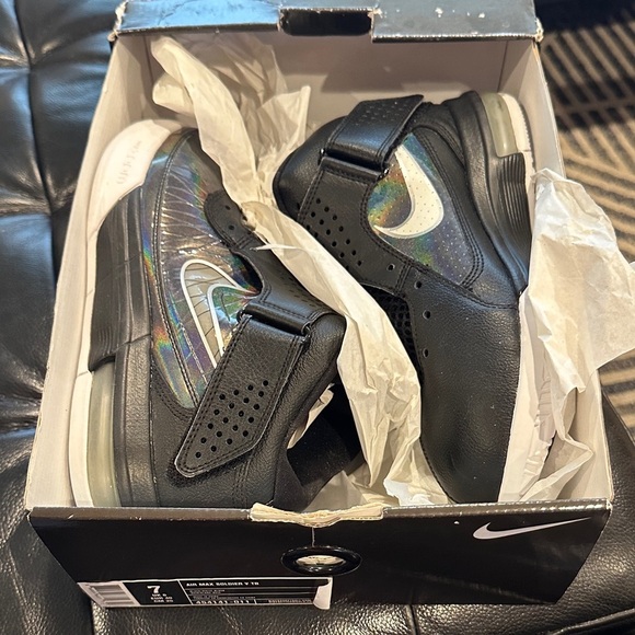 NWT - NEW Nike Air Max Soldier Lebron V 5 TB Black‎ Metallic White Sz 7 main image 5